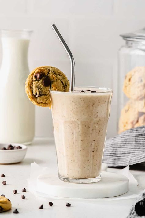 Chocolate Chip Cookie Dough Smoothie - Fit Foodie Finds Chocolate Chip Cookie Protein Shake, Chocolate Chip Cookie Dough Smoothie, Herbalife Shake Recipes Chocolate, Cookie Dough Shake, Cookie Dough Smoothie, Cookie Smoothie, Basic Smoothie Recipe, Easy Cookie Dough, Monster Cookie Dough