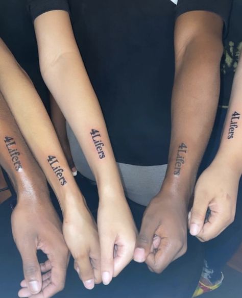 4 Best Friend Tattoos Matching, Sister Trio Tattoo, Hina Ideas, 4lifers Tattoo, Edgy Matching Tattoos, Edgy Tattoo For Women, Matching Tattoos Trio, Bsf Tattoos, Trio Matching Tattoos