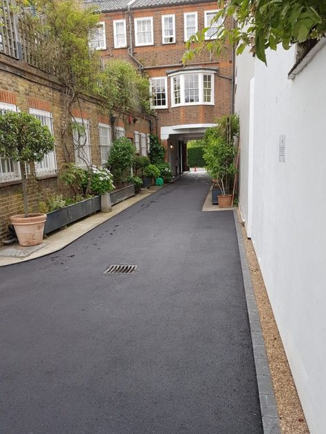 Tarmac Driveway, Concrete Block Paving, Hampstead House, Tarmac Driveways, Resin Bound Driveways, Driveway Patio, Resin Driveway, London Visit, Driveway Ideas