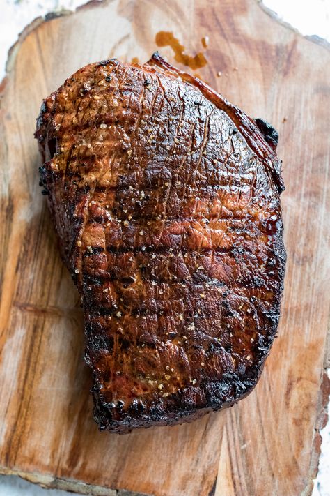 Traeger Grilled London Broil London Broil Smoker Recipe, Smoked London Broil, London Broil Steak, London Broil Recipe, How To Reheat Steak, Smoked Baked Potatoes, Grilled London Broil, Steak Temperature, London Broil Recipes