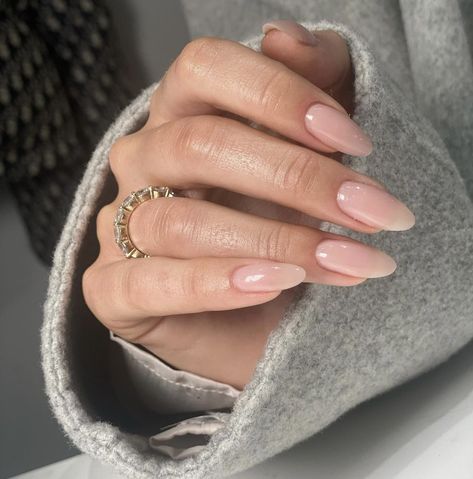 Mandelforming Nails, Winter Nails Acrylic, Almond Acrylic Nails, Neutral Nails, Clean Nails, Girls Nails, Nature Tattoos, Elegant Nails, Dream Nails