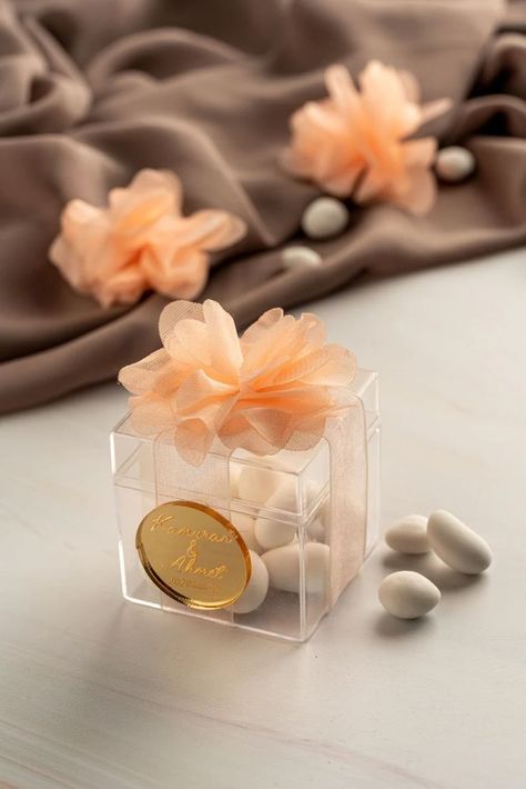 Almond Candy, Candy Box Gift, Engagement Gift Boxes, Birthday Candy, Baby Clip Art, Wedding Gifts For Guests, Wedding Gift Favors, Wedding Boxes, Candy Gifts