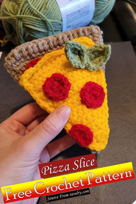 Free Crochet Pizza Slice Pattern Hairpin Crochet Pattern, Crochet Pizza, Crochet Apple, Scrubby Yarn, Yarn Organization, Crochet Carpet, Crochet Motif Patterns, Crochet Food, Pizza Slice