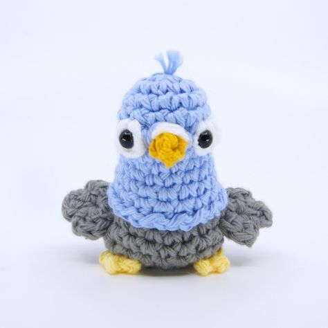 Pigeon Birb Amigurumi – Club Crochet Free Crochet Bird Patterns, Bird Craft Ideas, Party Hat Pattern, Club Crochet, Realistic Crochet, Crochet Totoro, 4h Ideas, Crochet Parrot, Unique Birds