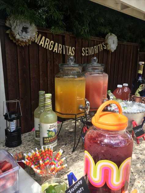 Margarita bar Taco And Tequila Party Decorations, Bridal Shower Margarita Bar, Margarita Bar Bridal Shower Ideas, Bachelorette Margarita Bar, Build Your Own Margarita Bar, Make Your Own Margarita Bar, Taco And Margarita Party, Margarita Ville Party Ideas, Margarita Station Parties