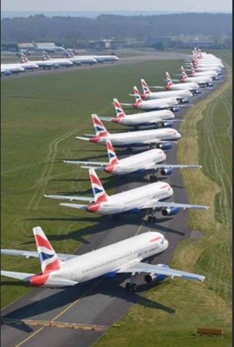 Airplane Graveyard, Aviation Humor, Air China, Airplane Photography, Boeing Aircraft, British Aircraft, Aviation Photography, Aviation Industry, Commercial Aircraft