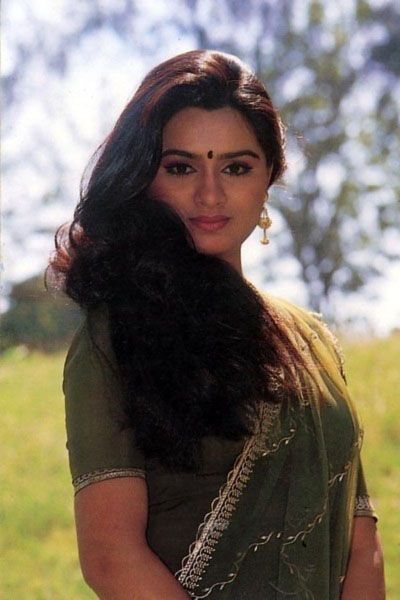 Padmini Kolhapure Padmini Kolhapure, Old Bollywood Songs, Swimsuits Photoshoot, Bollywood Pictures, Indian Natural Beauty, Vintage Bollywood, Indian Bollywood, Bollywood Actors, Bollywood Stars