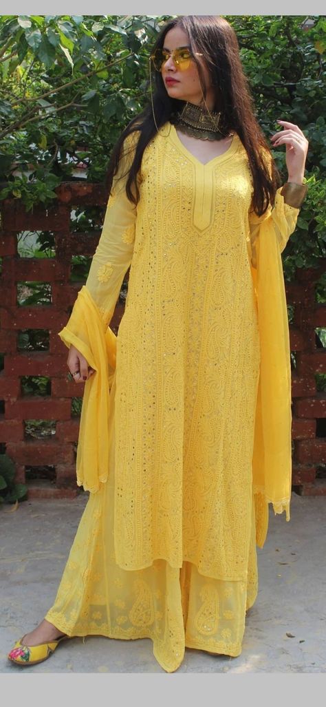 Yellow Lakhnavi Kurta, Chicken Kari Suits Pakistani, Chicken Kari Kurta Design, Chicken Suits Indian Designs, Chicken Suits Designs Pakistani, Chicken Suits Designs, Chikankari Kurti Designs Latest, Chicken Kari Dress, Chicken Kari Kurta