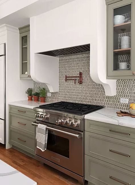 Favorite Colors for Fresh-Air Kitchens Cornwall Slate Sherwin Williams, Slate Sherwin Williams, Cornwall Slate, Slate Kitchen, White Fridges, Glass Front Cabinets, Grey Kitchen Cabinets, Kitchen Nook, White Countertops