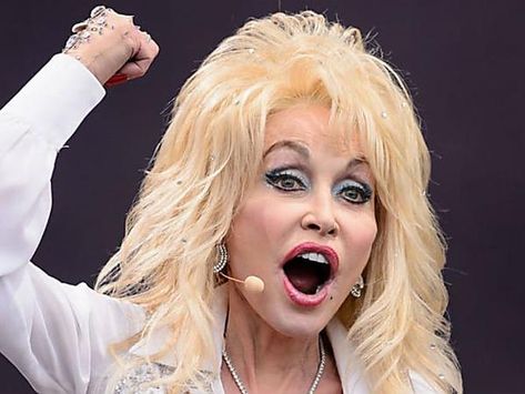 [Gallery] Is This Why Dolly Parton Always Wears Long Sleeves? Dolly Parton Marriage, Dolly Parton Husband, Cheaper By The Dozen, Longest Marriage, Linda Mccartney, Dating Games, Janis Joplin, Dolly Parton