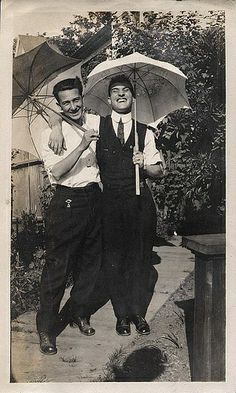 Gay History, Vintage Couples, Photo Vintage, Foto Art, Photo Memories, Vintage Portraits, Two Men, Pose Reference Photo, Foto Inspiration