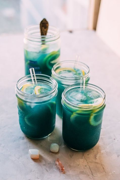 Spirulina Tea Recipe, Blue Majik Recipes, Blue Spirulina Juice Recipes, Spirulina Cocktail, Blue Spirulina Drink, Blue Spirulina Recipes, Spirulina Lemonade, Herbal Tea Recipes Diy, Spirulina Recipes