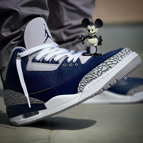 Navy Jordan 3 Outfit, Jordan 4 Midnight Navy Blue, Midnight Navy Blue Jordan 4, Jordan 3 Navy Blue, Blue Jordan 3, Jordan 3 Midnight Navy, Jordan 3 Outfit, Jeffrey Jordan, Nike Kicks