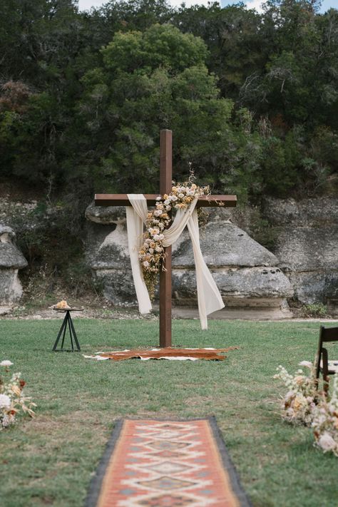 Western Wedding Arbor Ideas, Wooden Cross Wedding Arch, June Wedding Ideas Outdoor, Wooden Benches For Wedding, Beach Wedding Cross Altar, Altar Cross Wedding, Wedding Cross Altar Diy, Wedding Altar Diy, Rugs For Wedding Aisle