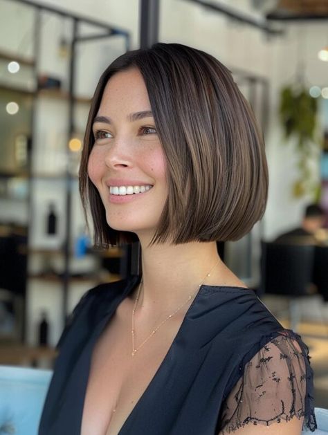 Trendsetting Bob Haircuts 2024: Modern Styles for a Timeless Look Carre Haircut, Bob 2024, Bobs Hairstyles, Long Haircuts With Bangs, Shoulder Length Bob Haircut, Straight Bob Haircut, Haircuts 2024, Chic Haircut, Bob Hairstyles For Thick