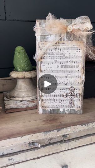 Facebook Hymnal Page Crafts, Page Crafts, Hymnal Crafts, Vintage Valentine Crafts, Vintage Valentine, Diy Crafts For Home Decor, Vintage Valentines, Valentine Crafts, Repurpose