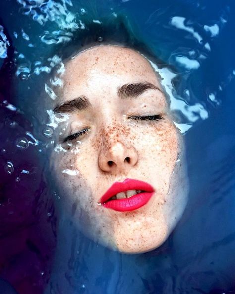 Çil Claire Luxton, Macro Fotografie, Beauty Fotografie, Bath Photography, Photo D Art, Water Photography, Eyes Closed, Pencil Portrait, Underwater Photography