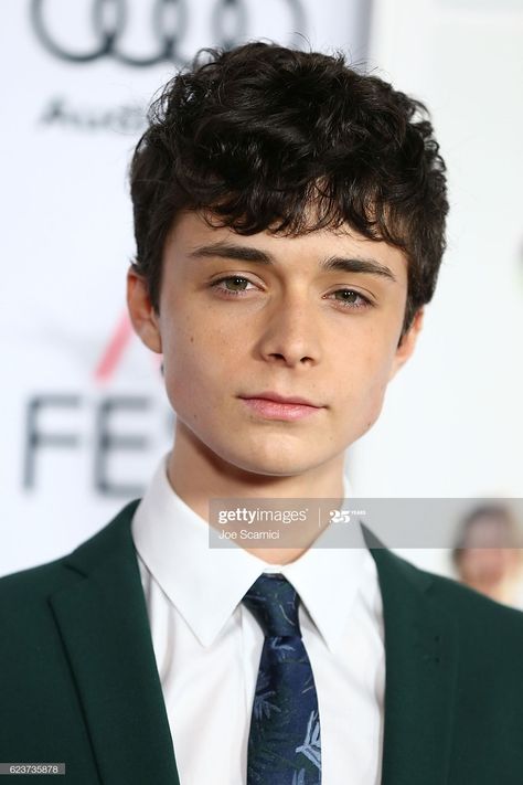 Gilbert Blythe Actor, Idris Elba Style, Lucas Zumann, Lucas Jade Zumann, Anne White, Gilbert And Anne, Handsome Celebrities, Gilbert Blythe, Anne With An E