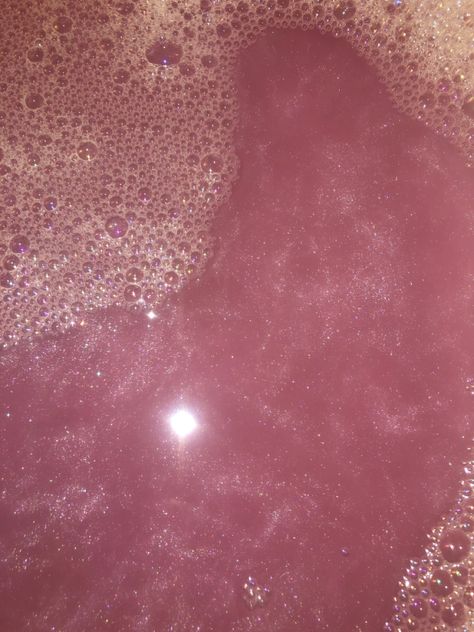 Pink Liquid Aesthetic, Bubbly Personality Aesthetic, Pink Glitter Aesthetic, Pink Sparkly Aesthetic, Lady Glitter Sparkles, Sparkly Aesthetic, Glitter Phone Wallpaper, Pink Baths, Pink Sparkles