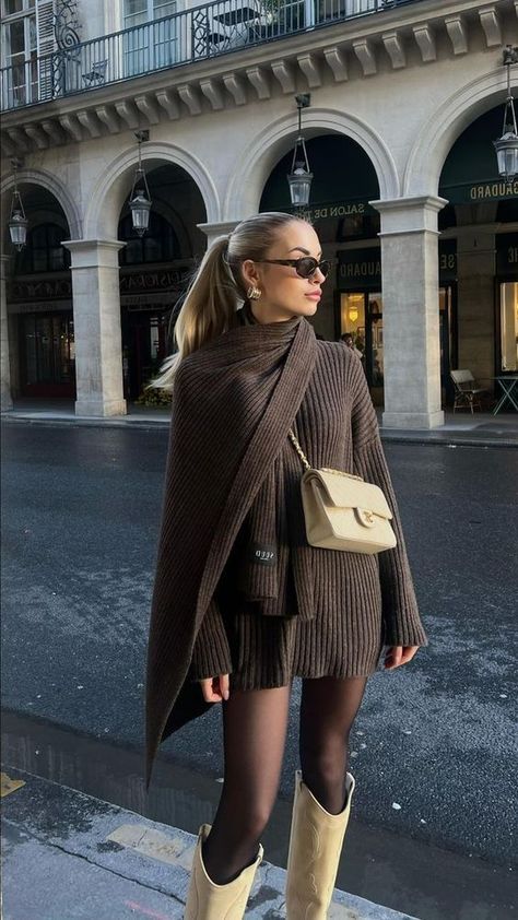 Old Money Autumn Outfits Women 2024: 25+ Ideas You Will LOVE 6 Summer Office Outfits, Classy Winter Outfits, Skandinavian Fashion, Stylish Work Attire, Chique Outfits, Professional Outfits Women, Outfit Invierno, Corporate Outfits, Business Casual Outfits For Work