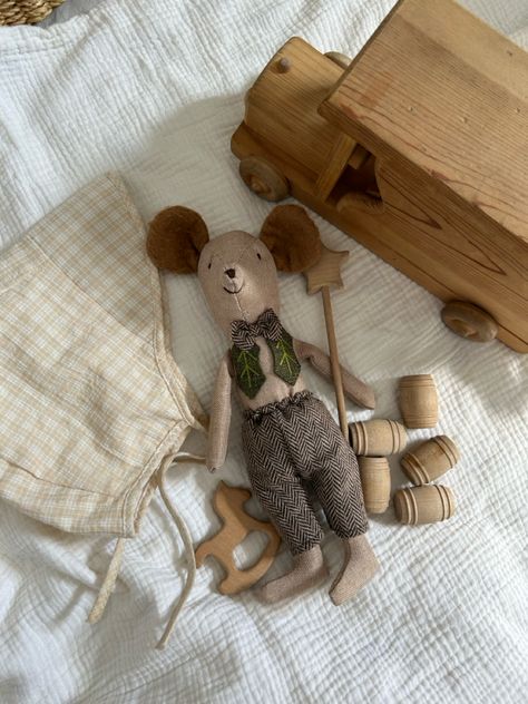 Vintage Neutral Aesthetic, Vintage Baby Aesthetic, Car Cottagecore, Mood Idea, Vintage Baby Gear, Cottagecore Baby, Vintage Baby Toys, Sunflower Photoshoot, Handmade Kids Toys