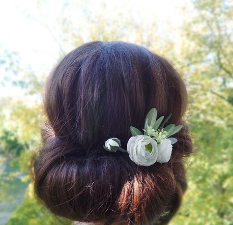 Cyber Week sales White green flower hair comb Bridal olive leaf piece White ranunculus bridal comb F Greek Hair, Rustic Wedding Hairstyles, Floral Hair Pieces, Flower Hair Pieces, Olive Leaves, Floral Hair Combs, Seeded Eucalyptus, Eucalyptus Wedding, Flower Hair Comb