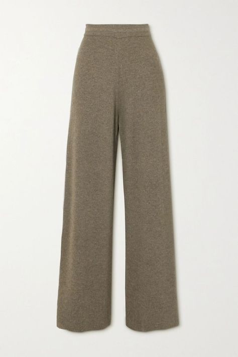 Loewe Sneakers, Zara Lookbook, Knitted Pants, Chunky Sweaters, Laura Lombardi, Style Guru, Fitted Coat, Office Office, Baggy Trousers