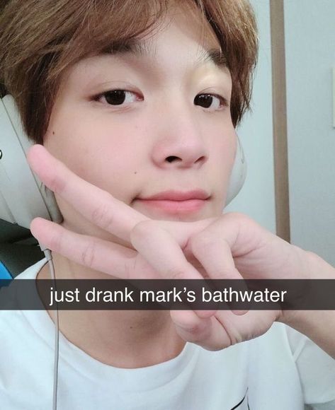 Nct Snapchat, Kpop Memes Quotes, Kpop Snapchat, Pick Up Line Jokes, Funny Kpop Memes, Memes Kpop, Pick Up Lines, Kpop Funny, Kpop Memes