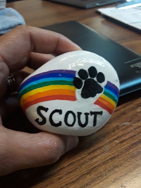 Dog Memorial Rock Painting, Painted Rock Pet Memorial, Painted Dog Rocks, Memorial Stones Diy, Rainbow Colors In Order, Memorial Rocks, Acrylic Painting Rocks, Bridge Painting, Diy Rock Art