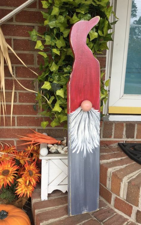 Scarecrow Faces, Wooden Firecrackers, Porch Decor Farmhouse, Snow Friends, Gnome Pictures, Christmas Rustic, Rustic Porch, Farmhouse Primitive, Gnomes Diy