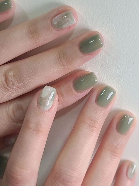 Nail Green Pastel, Pastel Green Nails Short, Pastel Green Nails Design, Pastel Green Nail Art, Green Pastel Nails, Soft Green Nails, Korean Nails Short, Pastel Green Nails, Extra Short Nails