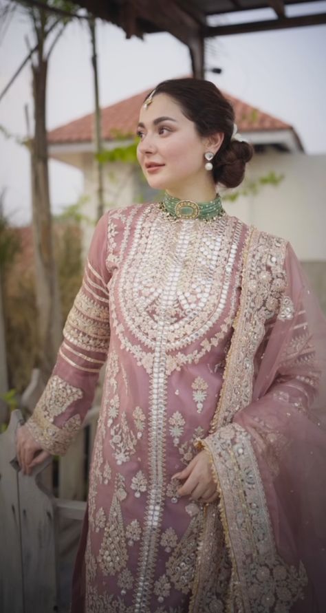 Romance Video, Hania Aamir, Affan Waheed, Frocks And Gowns, Hania Amir, Fancy Sarees Party Wear, Desi Fashion Casual, Pakistani Fashion Party Wear, Allah Photo