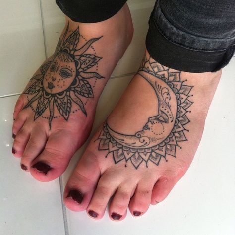 Sun Tattoo Ideas, Tattoos Moon, Sun And Moon Tattoos, Tattoo Sonne, Cute Foot Tattoos, Traveling Art, Moon Tattoos, Tattoos Mandala, Foot Tattoos For Women