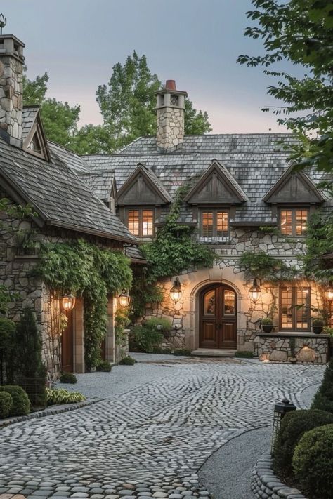 Large Stone Cottage, English Cottage Exterior, Outdoor Cottage, Cobblestone Driveway, French Country Exterior, Cottage Garden Ideas, Farmhouse Architecture, Pretty Houses, Charming Cottage