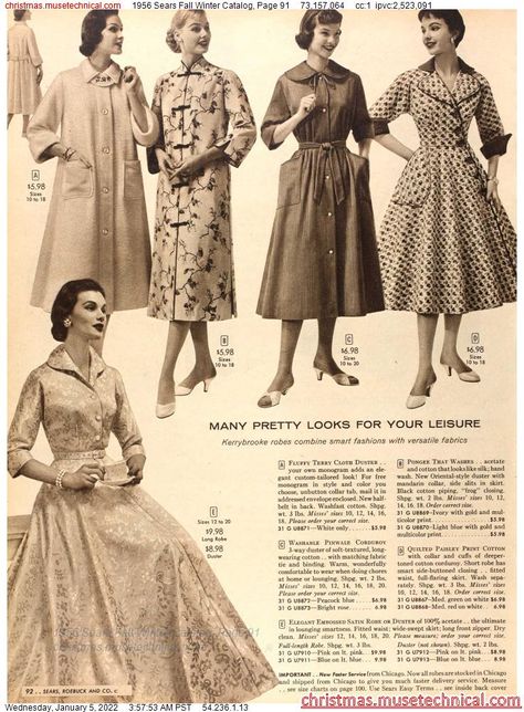 Dress Etiquette, Vintage Loungewear, Tea Gown, Loungewear Fashion, Retro Housewife, Fifties Fashion, Vintage Woman, Fashion 1950s, Ethnic Dress