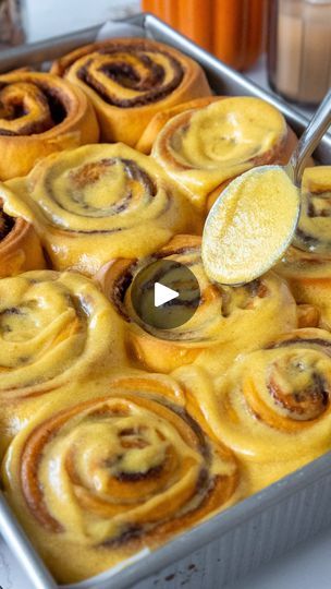 207K views · 23K reactions | These gooey pumpkin pie cinnamon rolls absolutely live up to their name 😋 They bake up pillowy soft with (obviously) gooey centers & are topped with generous spoonfuls of pumpkin cream cheese icing. 

The recipe is linked in my bio & stories 🎃 #pumpkinpie #cinnamonrolls | Chelsey White Pumpkin Pie Cinnamon Rolls, Pumpkin Spice Cinnamon Rolls, Pumpkin Spice Recipes, Pumpkin Spice Recipe, Pumpkin Cream Cheese, Pumpkin Cinnamon Rolls, Seed Recipes, Cornbread Muffins, Kings Hawaiian