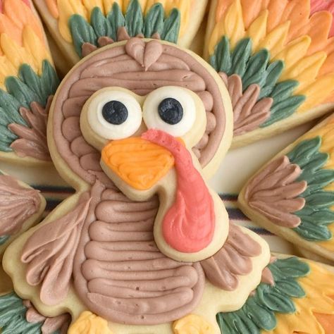 Jessica Lutovsky | Buttercream Cookies & Cakes on Instagram: "#ad Check out this Turkey cookie platter set I found at @michaelsstores I used tip 104 for each color to create the feather look and a few different round tip sizes for the face and body, making it a super simple and fun cookie set to decorate that serves plenty! #makeitwithmichaels #sugarcookies #sugarcookiesofinstagram #sugarcookiedecorating #sugarcookietutorial #buttercreamcookies #buttercreamcookiers #buttercreamsugarcookies #buttercream #cookiesofinstagram #thanksgivingcookies #thanksgiving #thanksgivingdesserts #happythanksgivng #pnwbaker" Buttercream Turkey Cookies, Buttercream Thanksgiving Cookies, Turkey Cookie Platter Decorated, Thanksgiving Buttercream Board, Turkey Cookie Platter, Turkey Cookie, Buttercream Cookies, Turkey Cookies, Cookie Platter