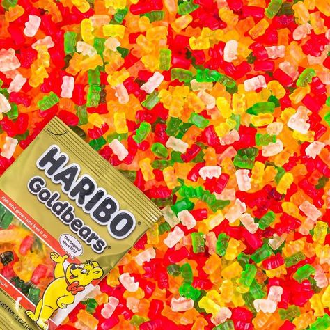 Haribo Gummy Bears, Haribo Gold Bears, Chocolate Tumblr, Haribo Candy, Gummy Bear Candy, Candy Videos, Cream Candy, Candied Lemons, Signature Ideas