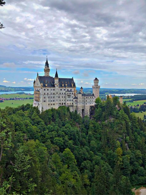 Castle on a mountain Neuschwanstein Aesthetic, Neuwachstein Castle, Germany Castles Neuschwanstein, Travel Aestethic, Switzerland Castle, Castle Neuschwanstein, Castle In Germany, Germany Vacation, Castle Aesthetic