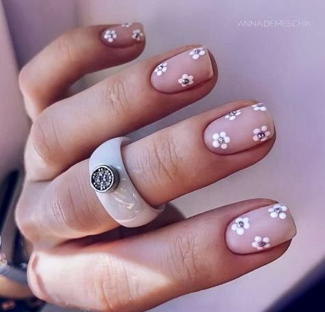 Nude Nail Designs, Plaid Nails, Polka Dot Nails, Lines On Nails, Short Nail Designs, Oval Nails, Chic Nails, Short Acrylic Nails, Flower Nails