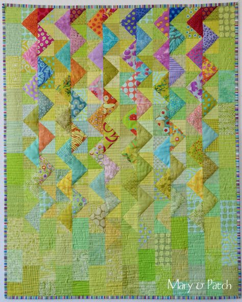 Green Quilts, Charity Quilts, Flying Geese Quilt, Kaffe Fassett Quilts, Baby Patchwork Quilt, Yellow Quilts, Quilt Modernen, Half Square Triangle Quilts, Childrens Quilts