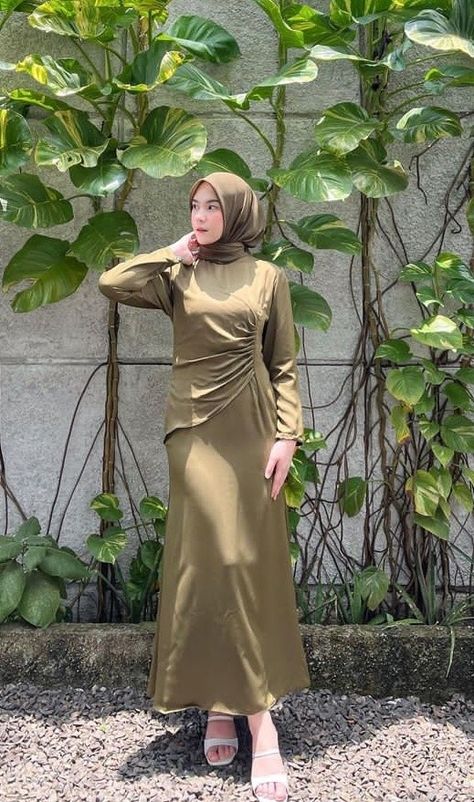 Gaun Bridesmaid Hijab Satin Polos, Gaun Satin Dresses Hijab, Baju Braidsmaid Hijab, Dress Braidsmaid Hijab, Dress Satin Hijab Bridesmaid, Bridesmaid Satin Hijab, Dress Perpisahan Sma, Baju Bridesmaid Satin, Bridesmaid Dresses Hijab Gemuk