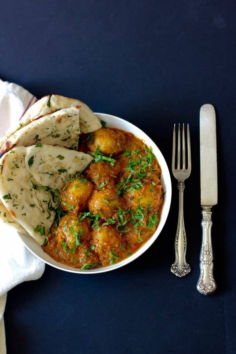 Dum Aloo, Potato Curry, Baby Potatoes, Incredible Recipes, Insta Pot, Instapot Recipes, Instant Pot Pressure Cooker, Red Chili, Indian Cooking