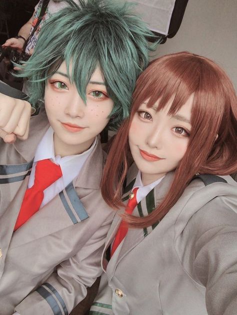 Anime Couple Cosplays, Couple Cosplay Anime, Ochako Uraraka Cosplay, Ochako Cosplay, Female Cosplay Ideas, Izuku Midoriya Cosplay, Cute Anime Cosplay, Uraraka Cosplay, Bnha Cosplay