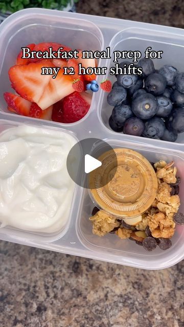 Yogurt Bowls Breakfast, High Protein Yogurt Parfait, Yogurt Parfait Meal Prep, Granola Parfait Cups, Granola Yogurt Cups, Yogurt Granola Bowl, Granola Yogurt Bowl, Yogurt Bowl Ideas, Good And Gather