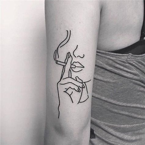 Small Simple Tattoos, Simple Tattoo With Meaning, Molecule Tattoo, Simple Tattoos For Women, Creative Tattoo, Shape Tattoo, Muster Tattoos, Small Girl Tattoos, Small Tattoos Simple