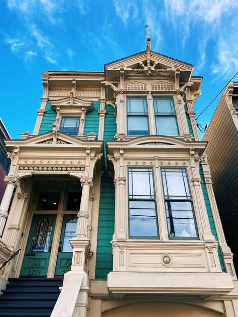 Beautiful Architecture | Victorian House | San Francisco, California 🦋💫💙☀️✨ Architecture Victorian, Love Is Everywhere, Victorian Architecture, Victorian House, Beautiful Architecture, Victorian Homes, Beautiful Homes, The Neighbourhood, Sweet Home