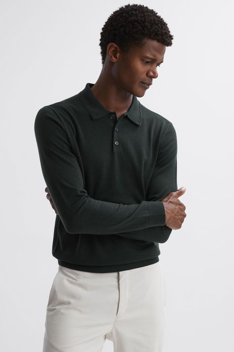 The forest Trafford polo shirt combines a sportive shape with a luxe merino wool fabrication for a lightweight wear and a supremely soft handle. Pair with tapered trousers and add a fresh pair of shoes for a simple yet stylish look that can be worn to the office, or when off-duty. 100% merino wool Half-button polo neckline Long sleeves Office Wear Men, Men Bodies, Weekend Dresses, Old Money Style, Tapered Trousers, Scarf Men, Suit Accessories, Casual Trousers, Rugby Shirt