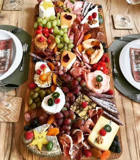 Cheese & Ham Platter Cheese And Ham Platter, Platter Garnish Ideas, Ham Platter, Garnish Ideas, Platter Food, Food Buffet, Party Food Buffet, Grazing Table, Grazing Tables