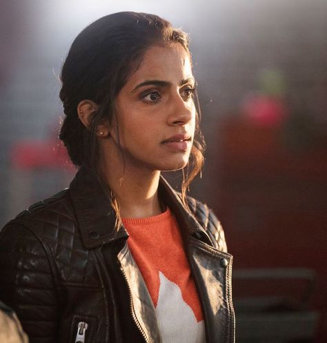 Mandip Gill, Yasmin Khan, 13th Doctor, Wibbly Wobbly Timey Wimey Stuff, Timey Wimey Stuff, Dr Who, Doctor Who, Bbc, Google Search